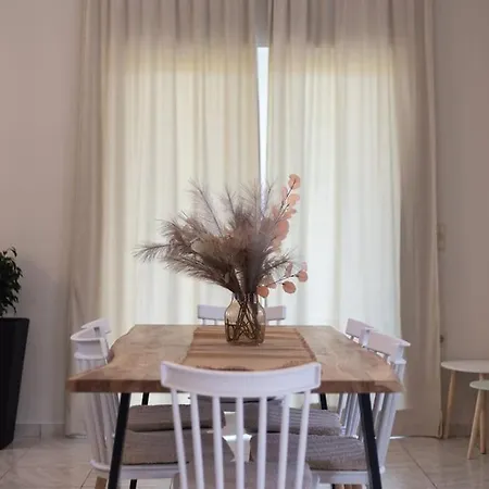 Διαμέρισμα σπίτι δίπλα στη λίμνη