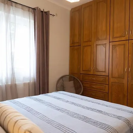σπίτι δίπλα στη λίμνη * Δρέπανο